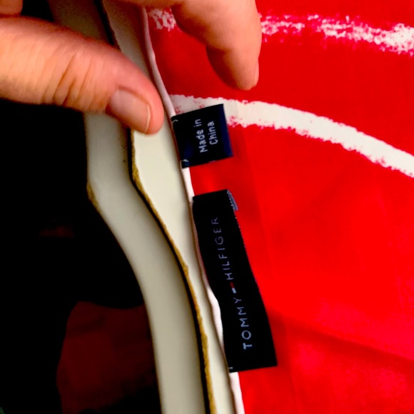 Tommy Hilfiger large pure silk scarf - Picture 4 of 5